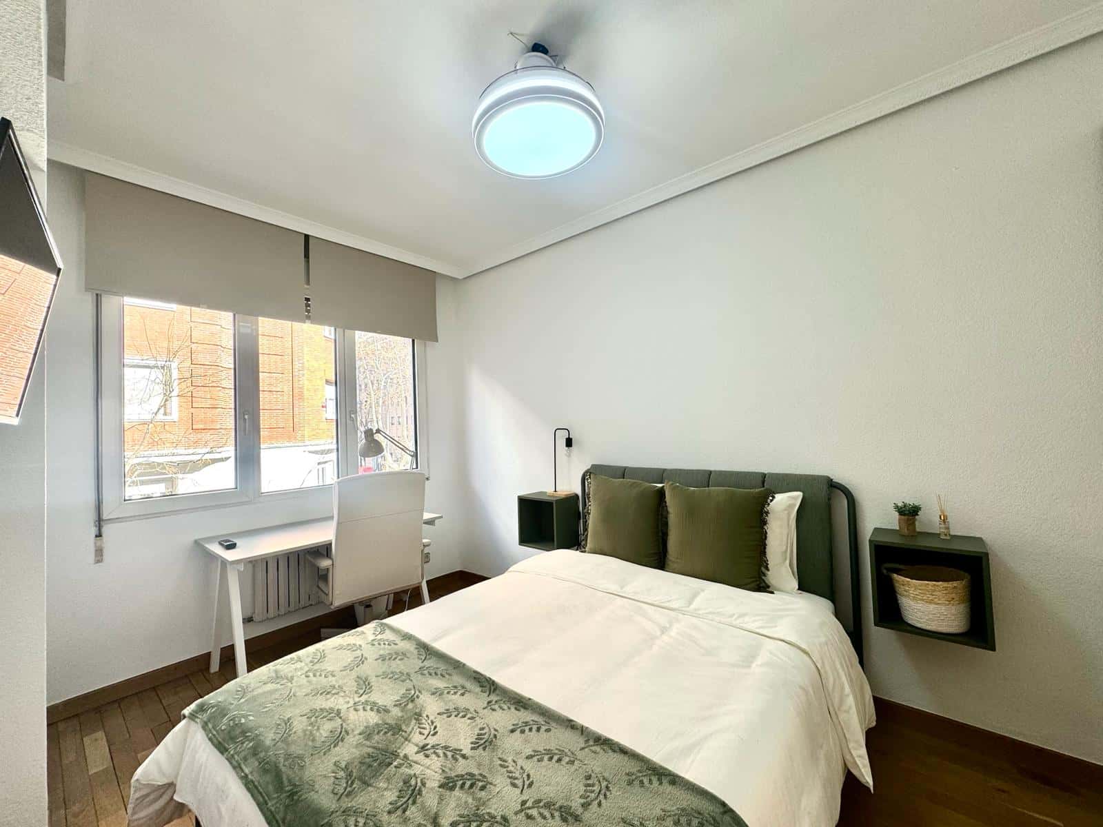 Room CB42R4