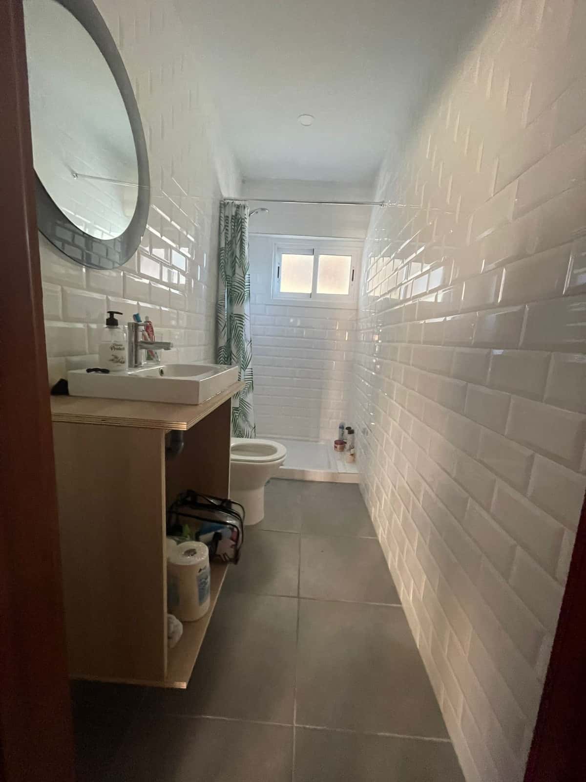 Room in Calle Juan B Melo, Las Palmas de Gran Canaria for 90 m² with 5 bedrooms