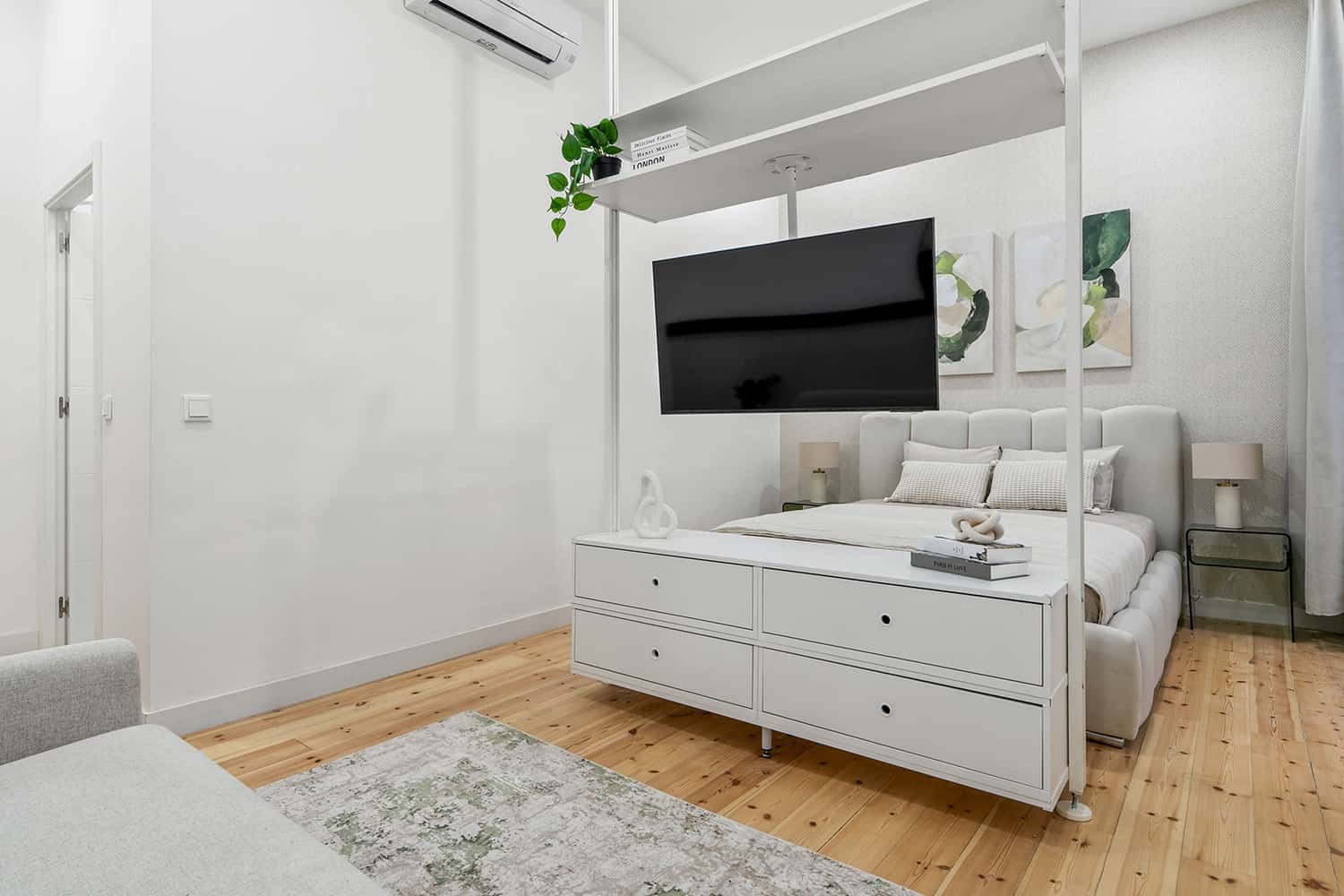 Room 6  - 85. Rua Nova do Almada 80 2E