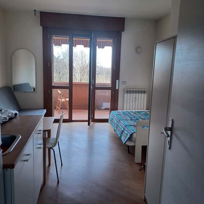 Listing photo thumbnail