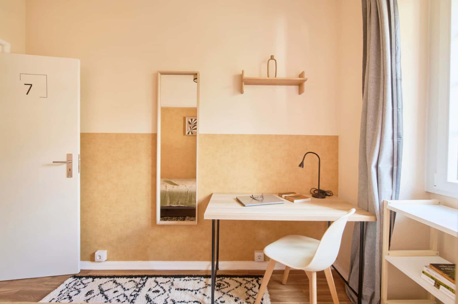 Room in Lisbon, close to the metro - Room 7