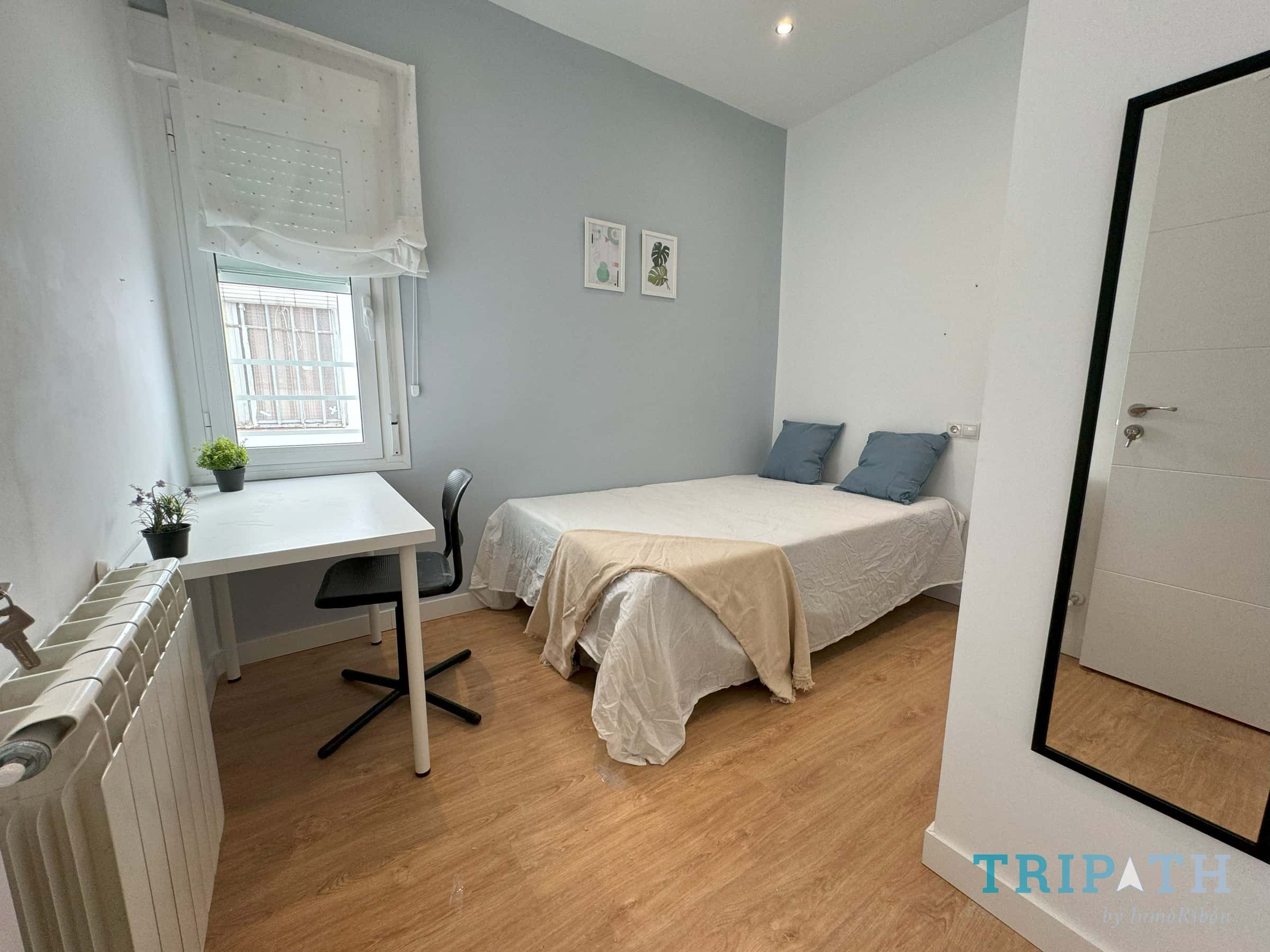 Chambre dans Calle Manuel Aleixandre, Madrid pour 80 m² avec 4 chambres