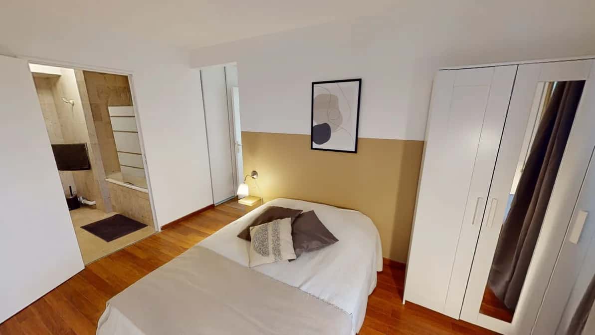Room in Avenue de Versailles, Paris for 93 m² with 5 bedrooms