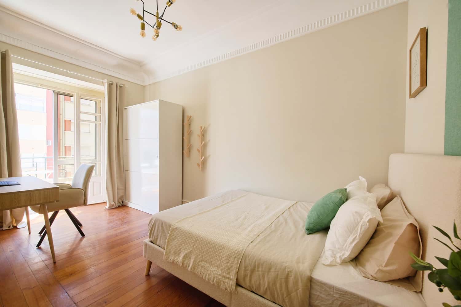 Room 3 - 69. Avenida Almirante Reis 229 3D