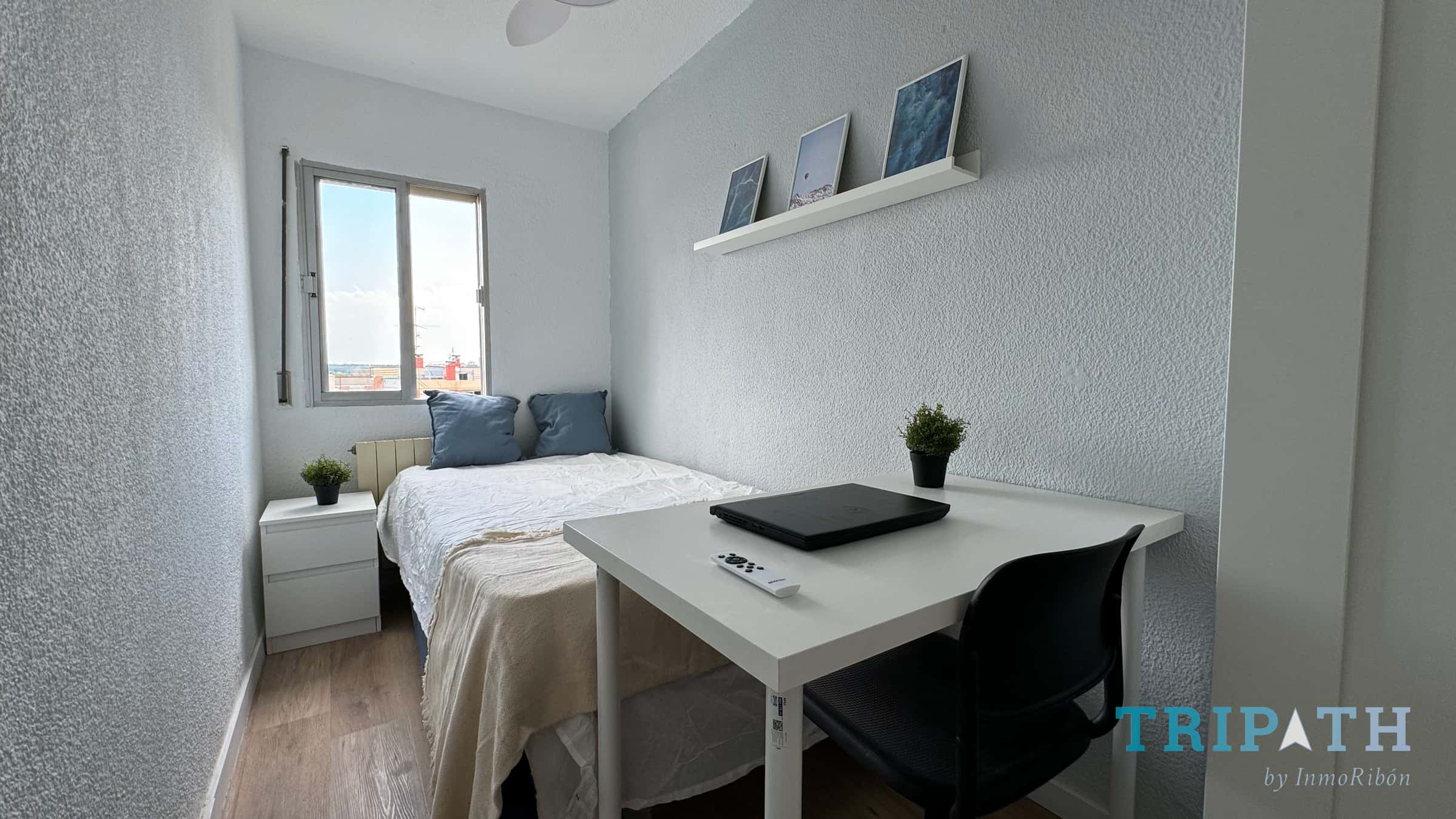 Chambre dans Calle del Poeta Blas de Otero, Madrid pour 80 m² avec 4 chambres