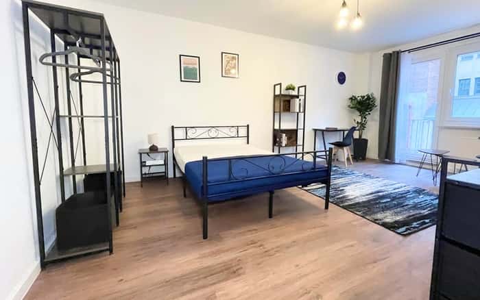 Listing photo thumbnail