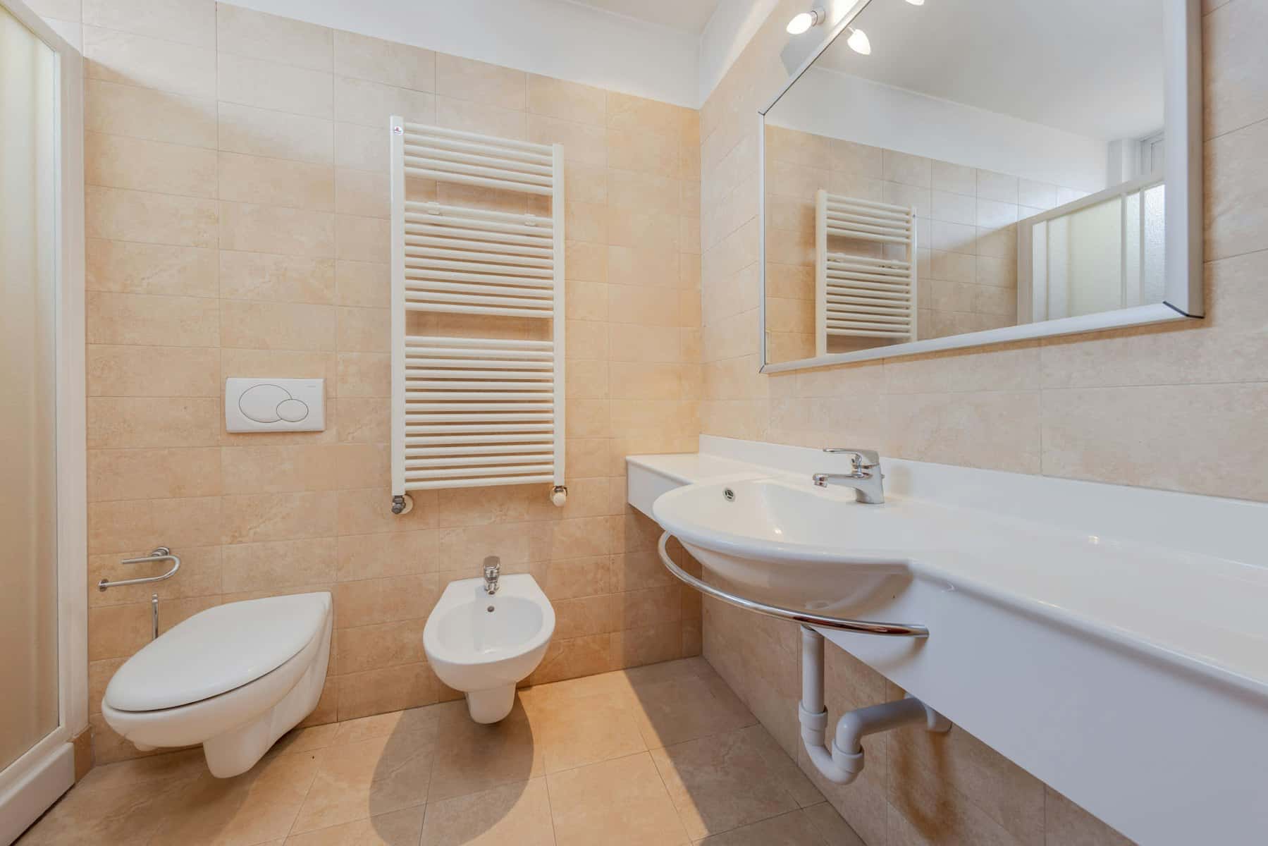 Room in Lungo Dora Napoli, Torino for 1100 m² with 10 bedrooms