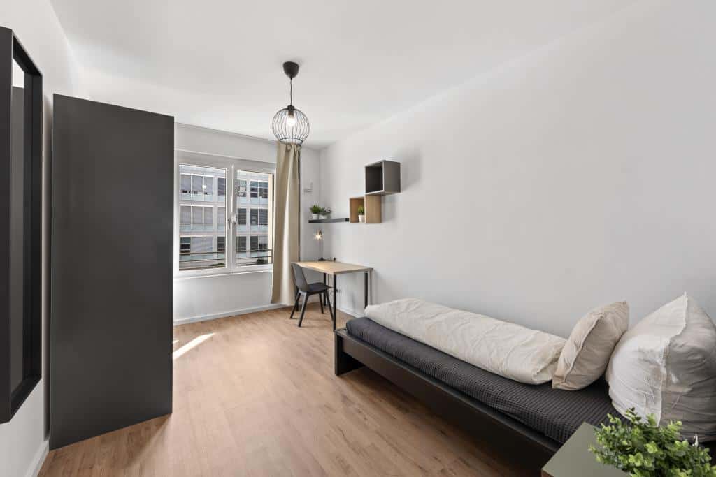 63 Friedrichstrasse - Government District