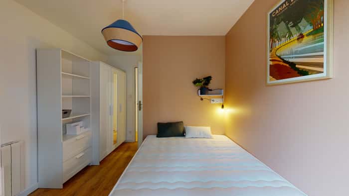 Listing photo thumbnail