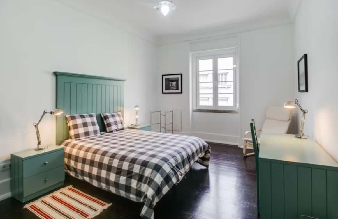 Beautiful Room with Large Windows in Saldanha - VH IV - R2