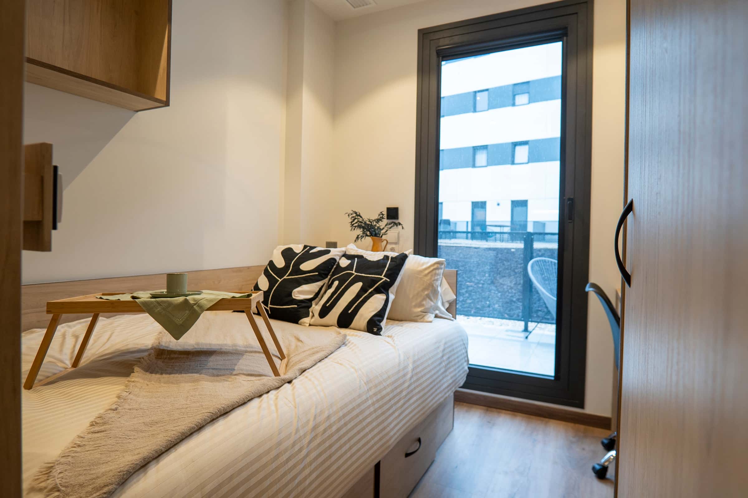 2Dio: habitación en apartamento compartido de dos personas - Pamplona