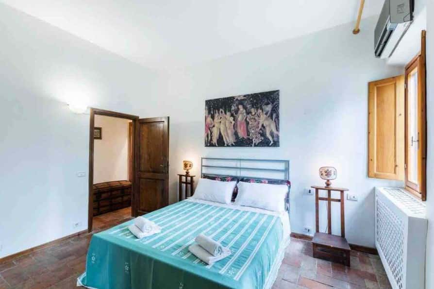 Zimmer in Piazza IV Novembre, Romola für 77 m² mit 3 Schlafzimmer