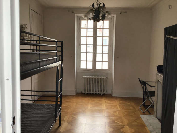 Listing photo thumbnail