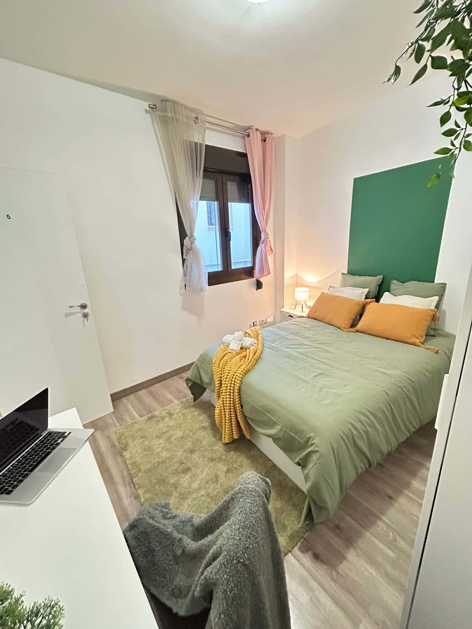 Habitacion privada en Carrer de Xàtiva , Valencia