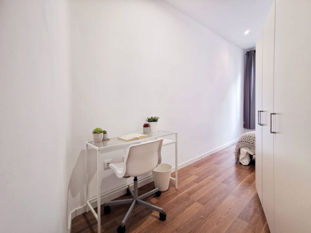 Bonita habitación individual en calle Valencia