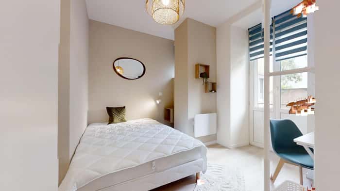 Listing photo thumbnail