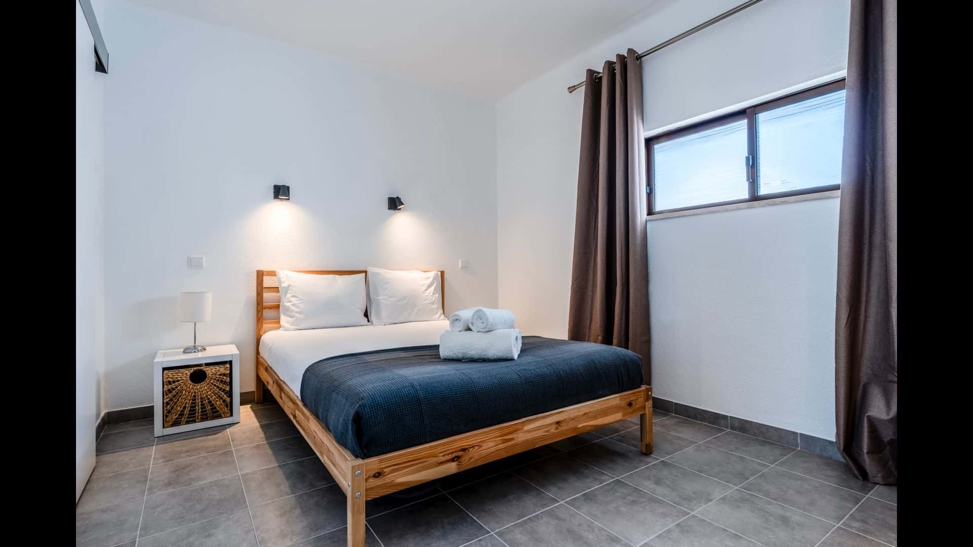 Modern 2 BDR Flat W/Balcony and Pool