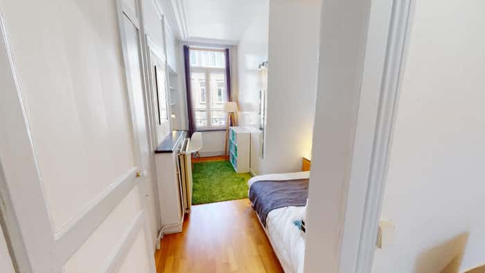 Listing photo thumbnail