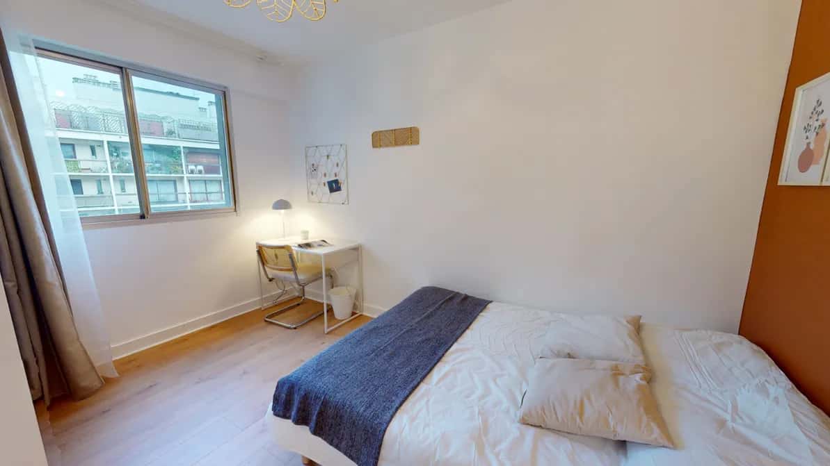 Stanza in Rue Guersant, Paris di 84 m² con 4 camere