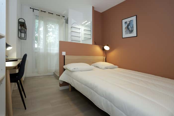 Listing photo thumbnail