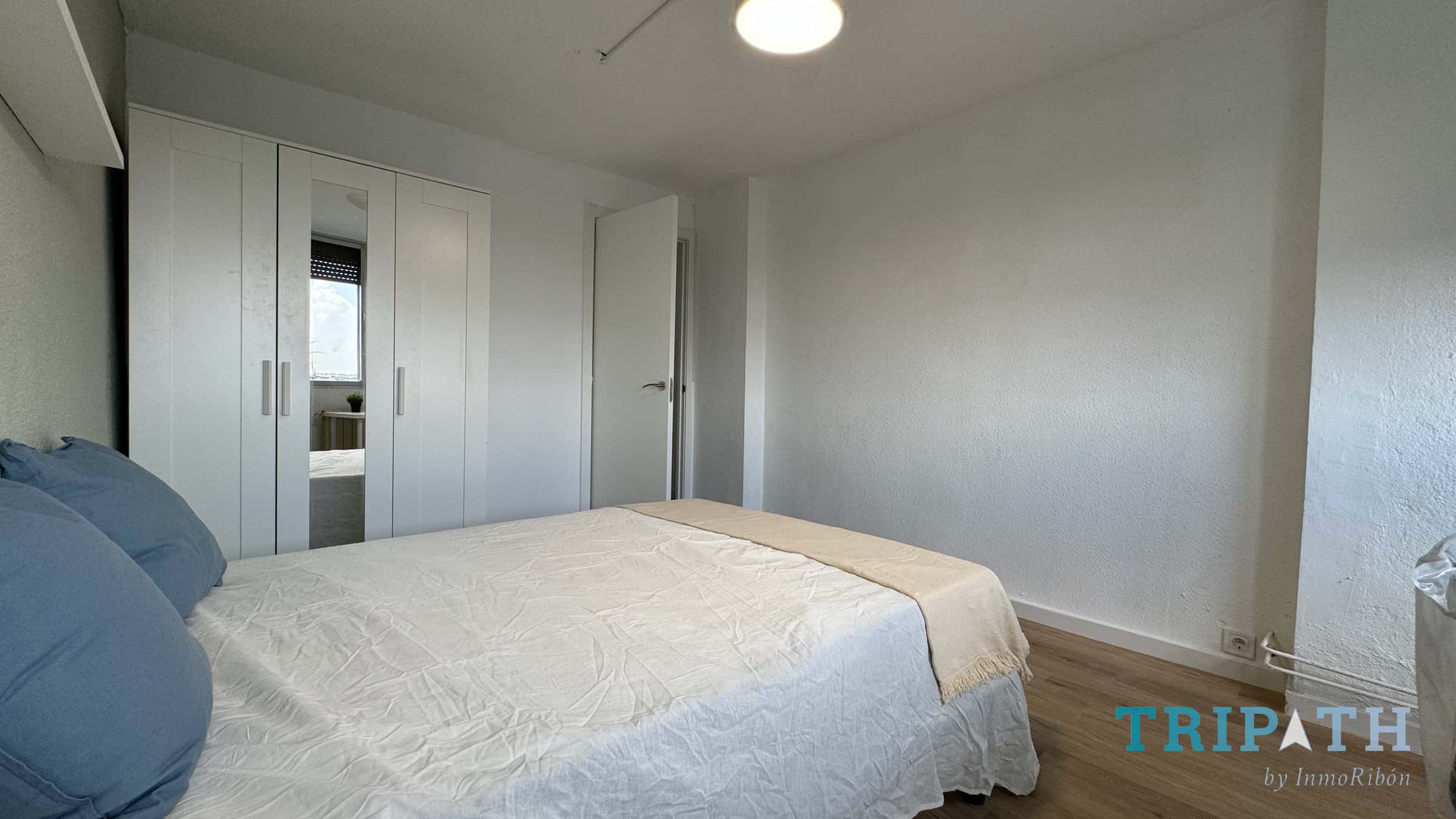 Zimmer in Calle del Poeta Blas de Otero, Madrid für 80 m² mit 4 Schlafzimmer
