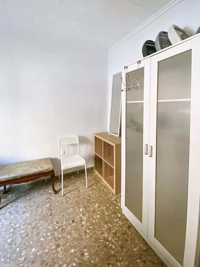 Habitación en piso de 4 habitaciones en Algirós