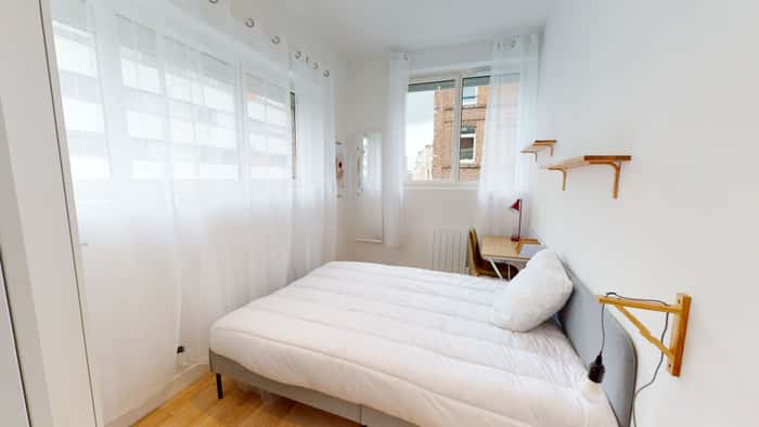 Listing photo thumbnail
