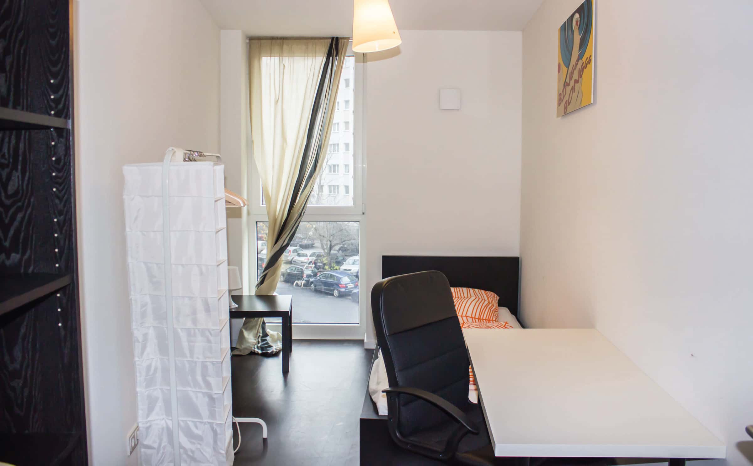 Room in Bernhard-Weiß-Straße, Berlin for 92 m² with 5 bedrooms