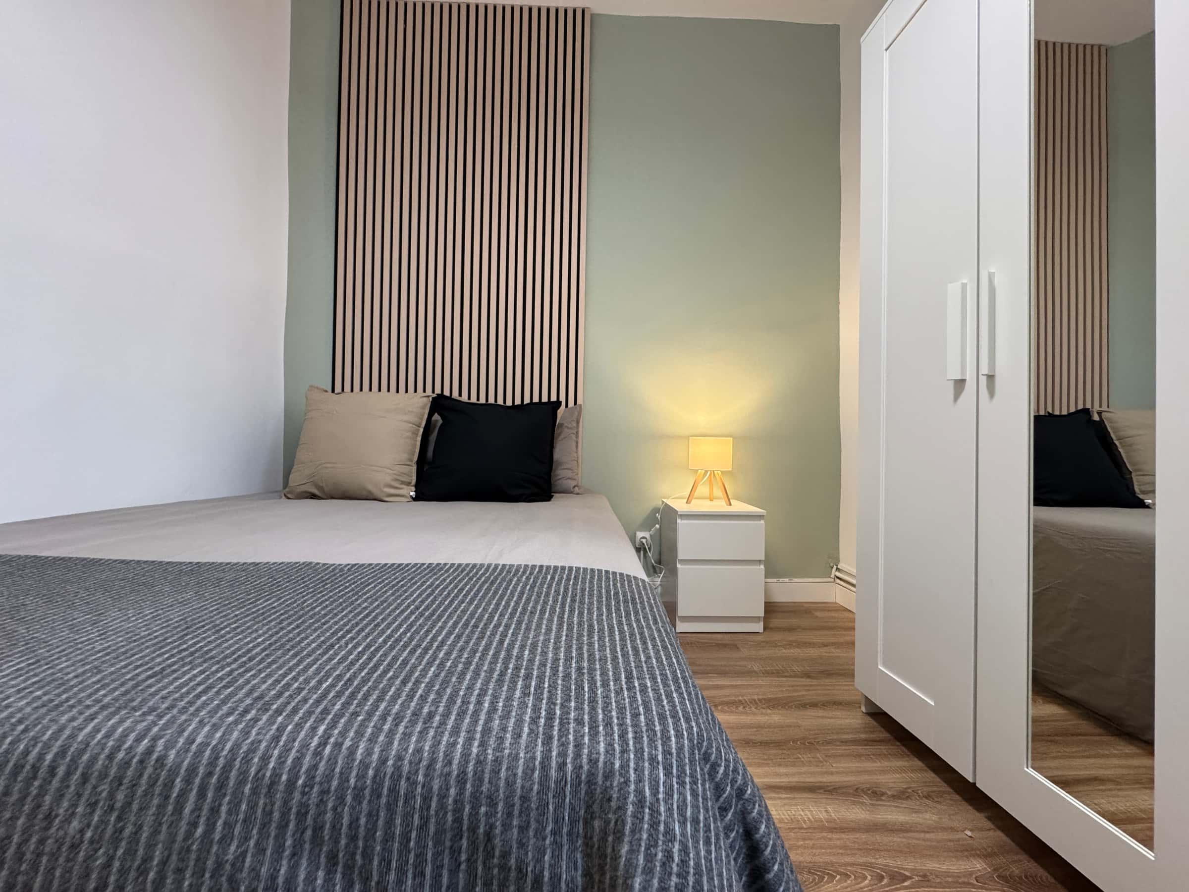 Chambre dans Calle de los Abades, Madrid pour 100 m² avec 5 chambres