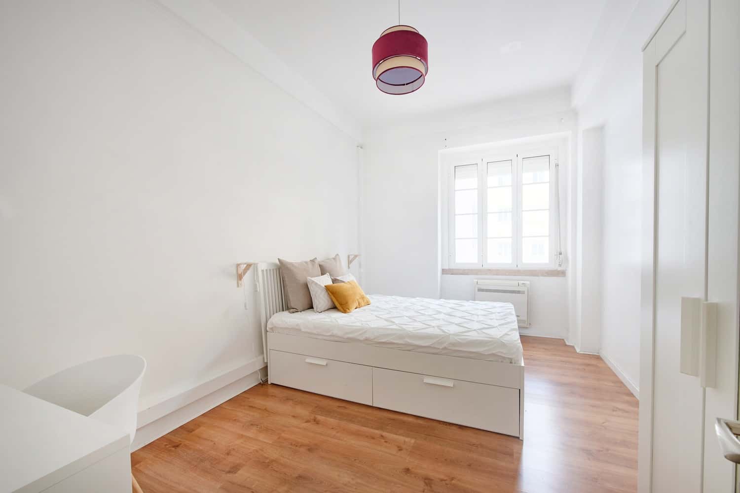 Room 8 - 37. Sidonio Pais nr 24 1E