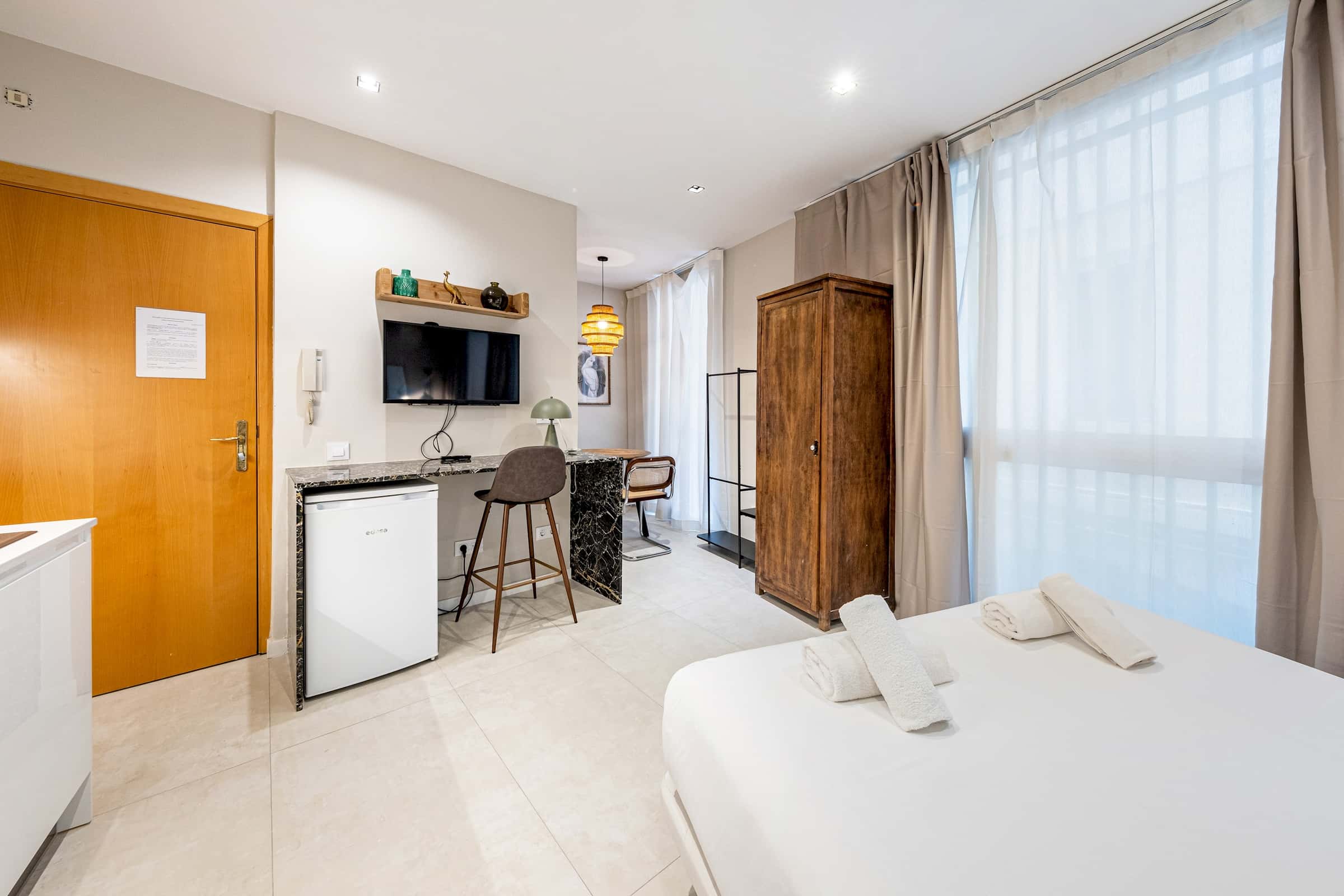 TIRADORS 1 · Monthly Studio in Born with balcony