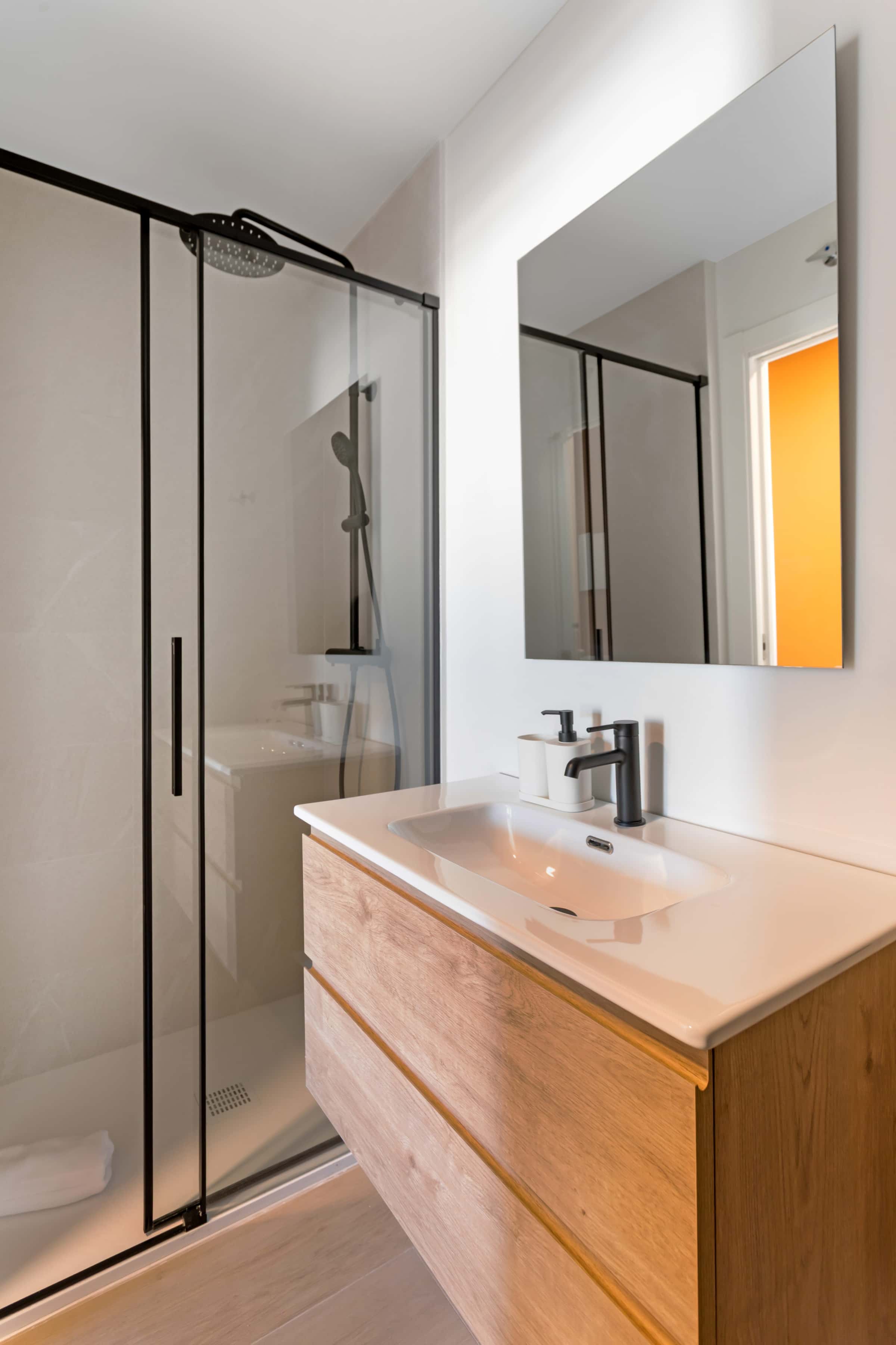 Single Room with private bathroom