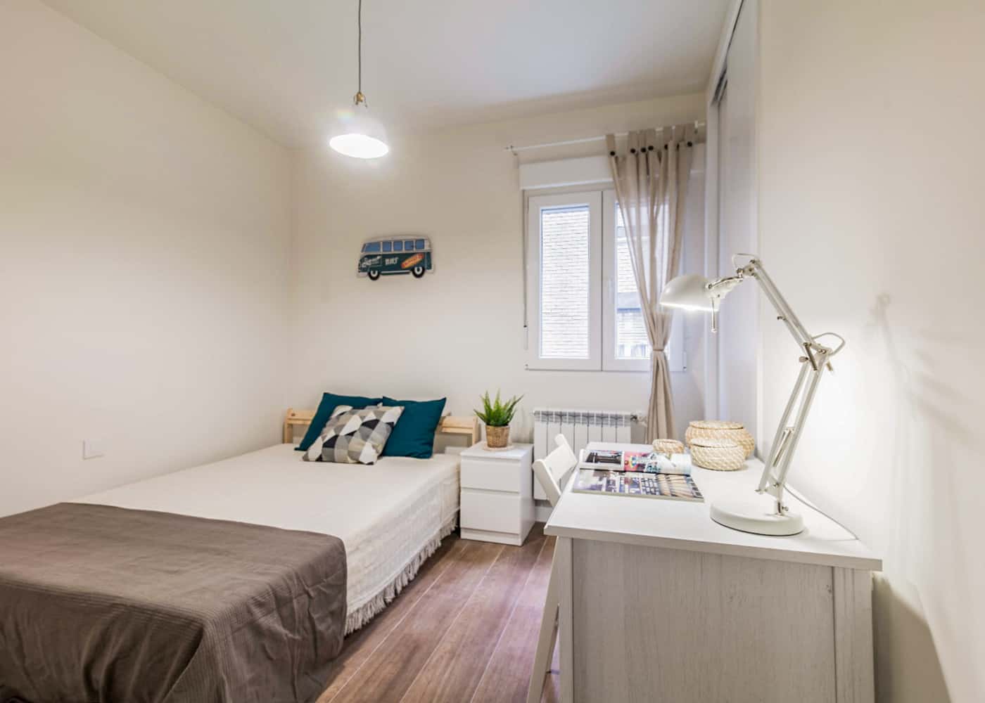 Habitacion privada en Paseo Reina Cristina, Madrid