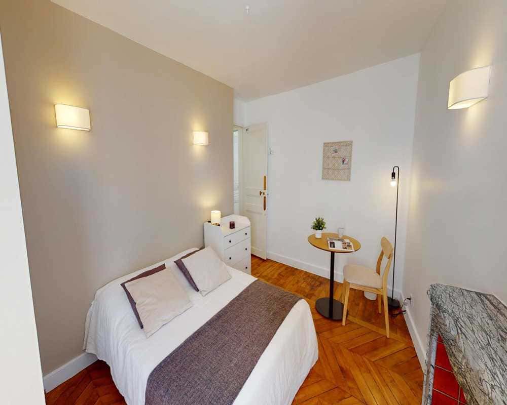 Chambre dans le Rue de Turin