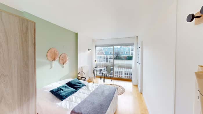 Listing photo thumbnail