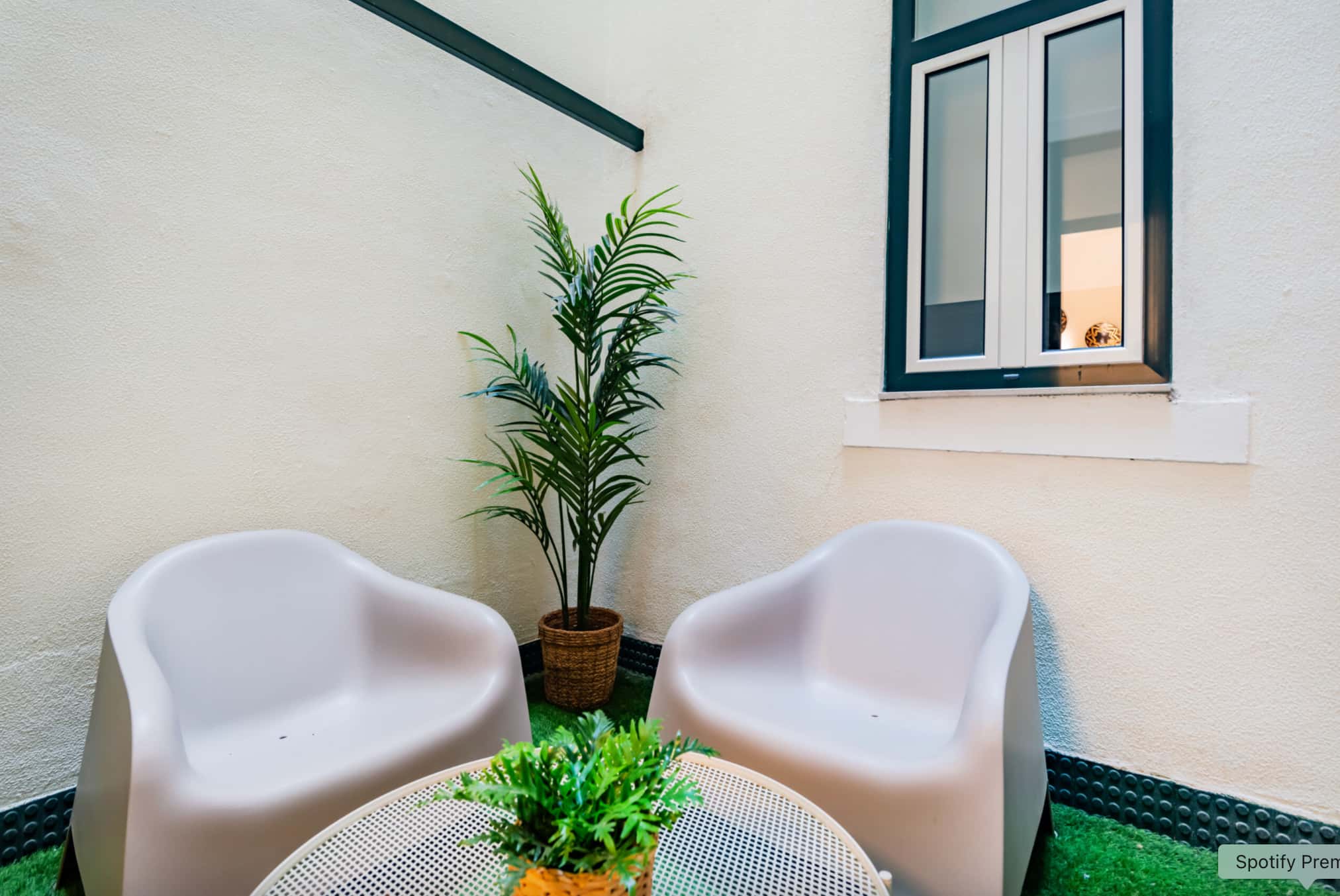 Suite w/ Terrace in Rua Latino Coelho, Lisboa (Room 8)