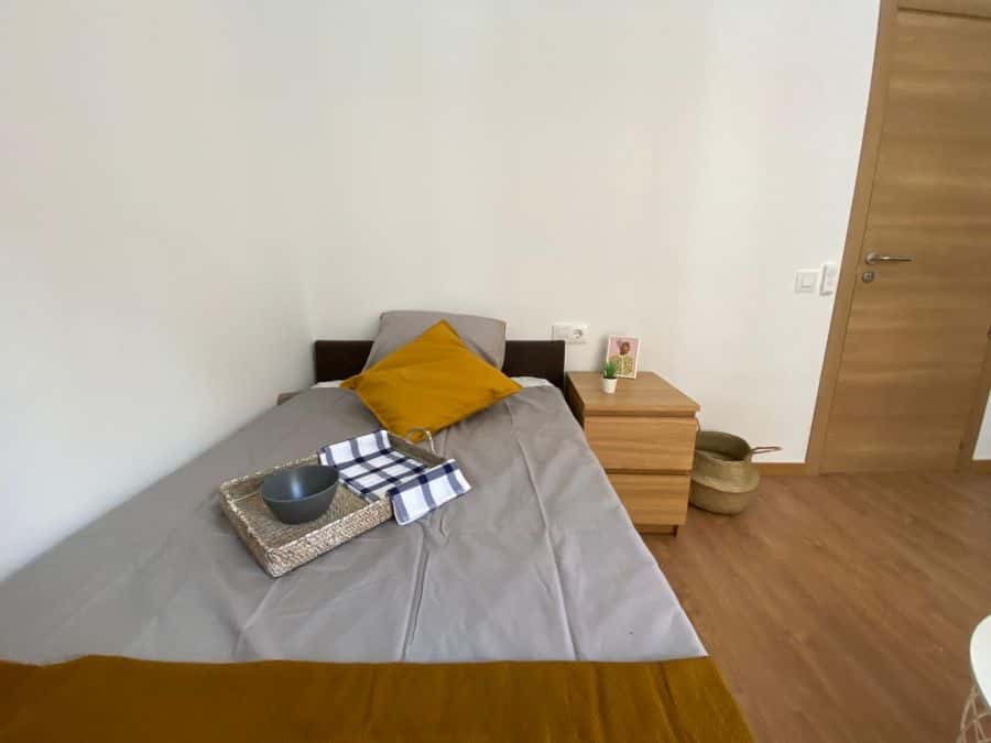 Habitación en piso de 7 habitaciones en Ciutat Vella
