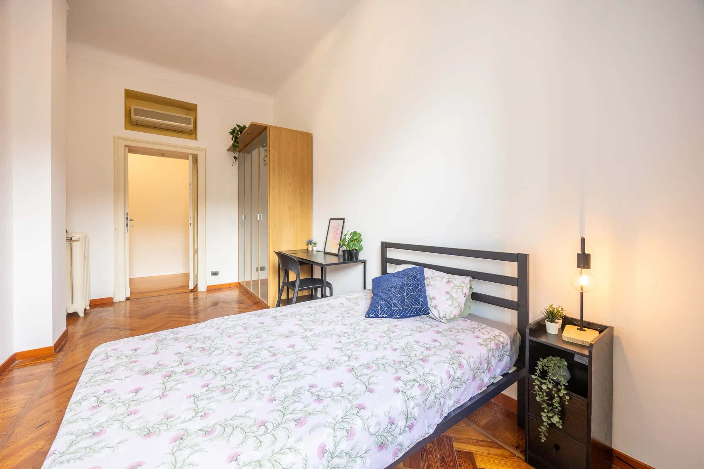 Piazza Argentina, 4 - Room 1