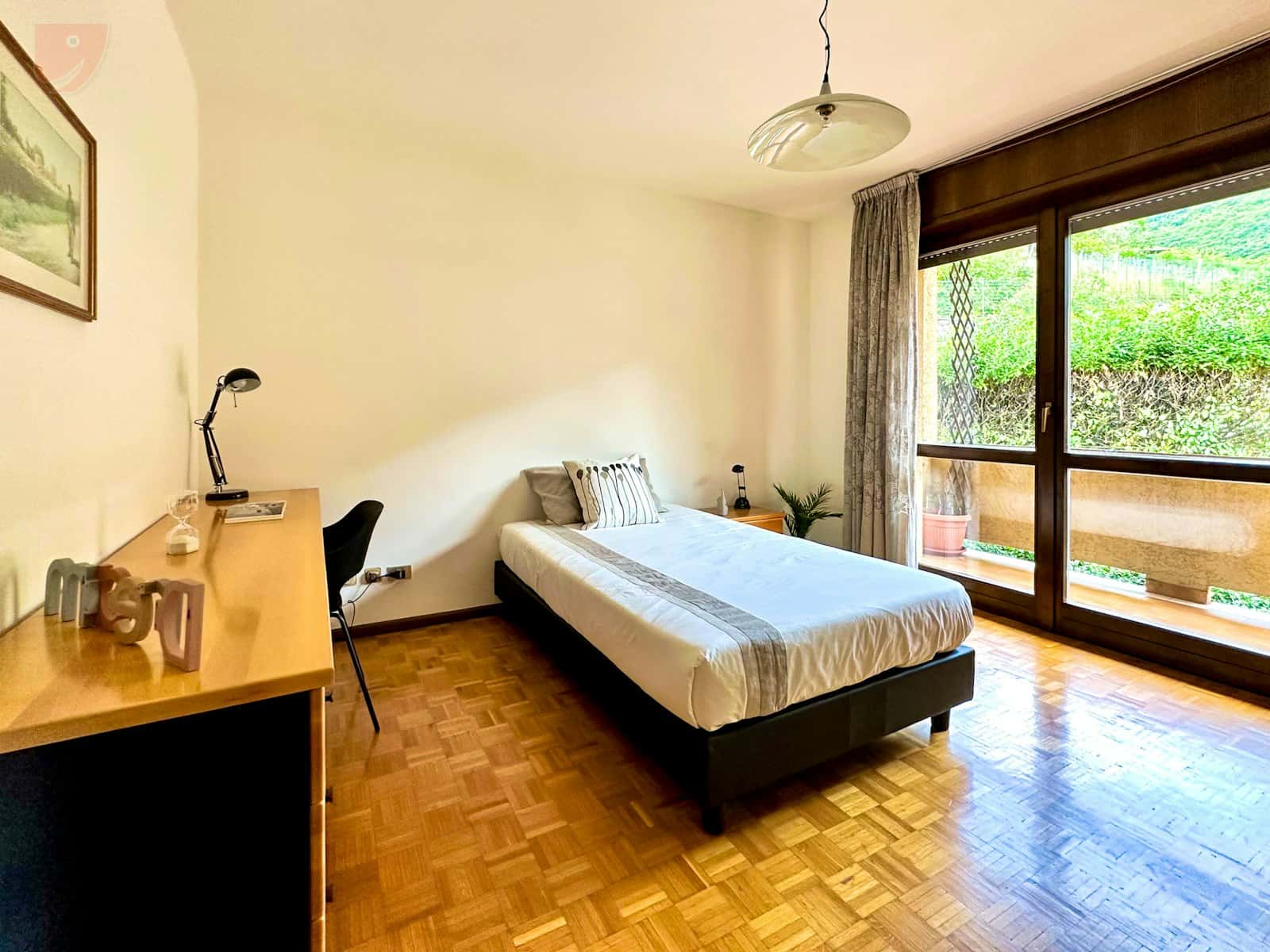 Habitación en Via Pomeranos, Trento para 145 m² con 6 dormitorios