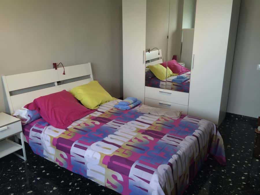 Habitación en piso de 5 habitaciones en Extramurs
