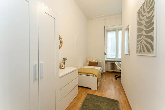 Listing photo thumbnail