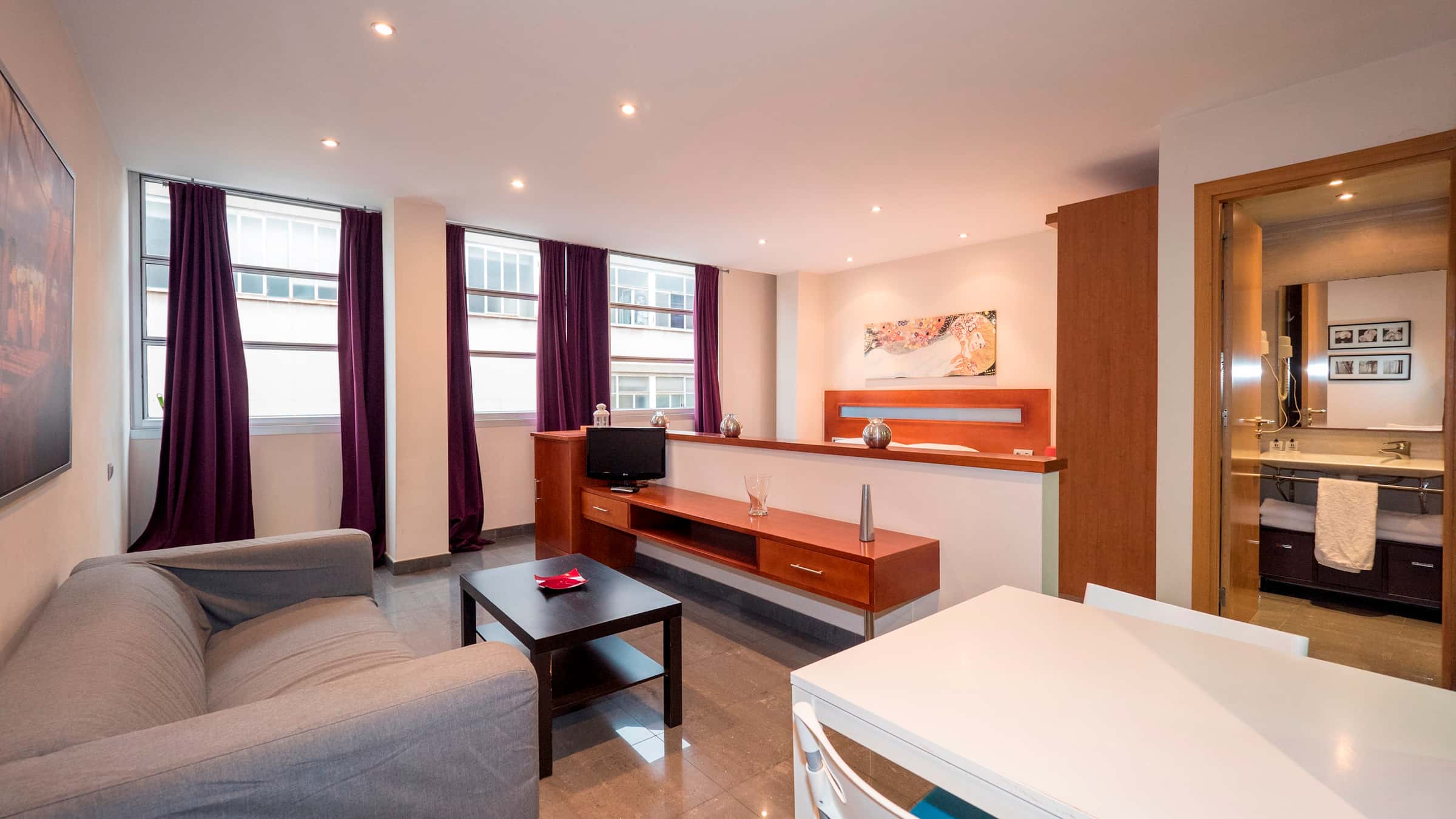 UNI1703 · Comfy studio in City Centre