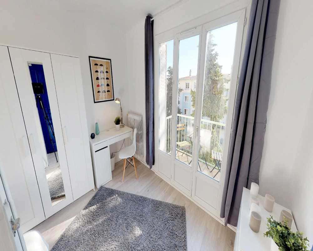 Chambre dans le rue du Faubourg Saint Jaumes