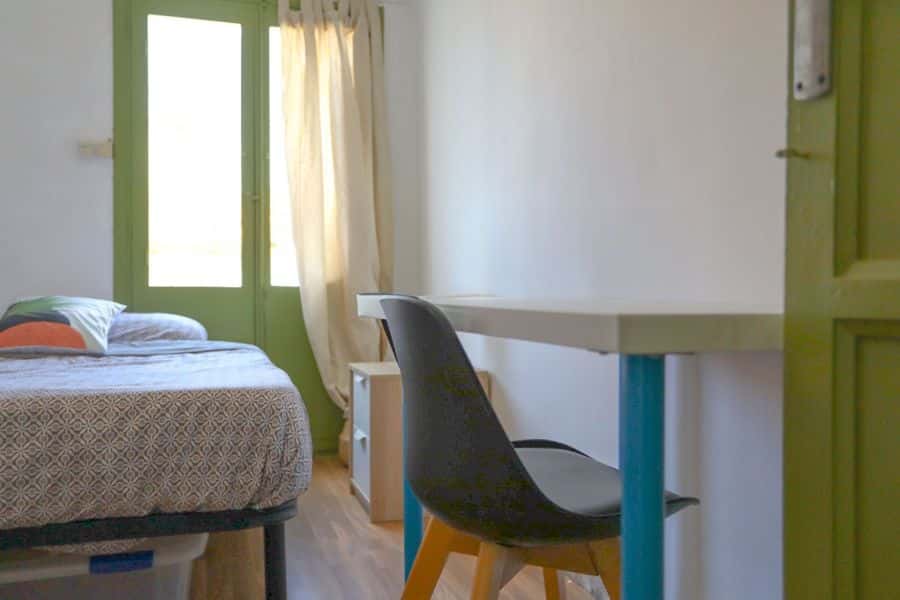 Habitación en piso de 4 habitaciones en Ciutat Vella