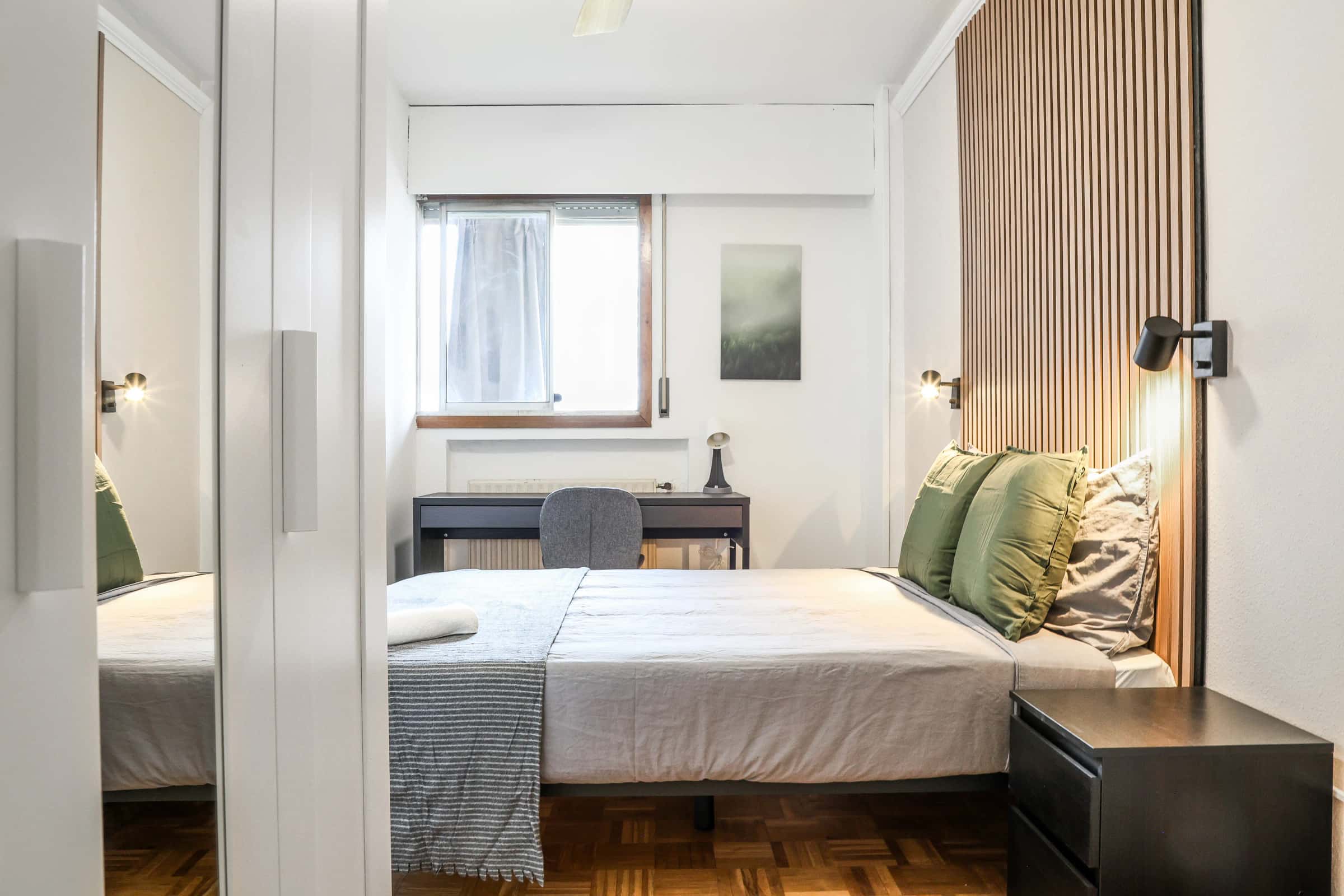 Chambre dans Calle de Santiago de Compostela, Madrid pour 120 m² avec 6 chambres