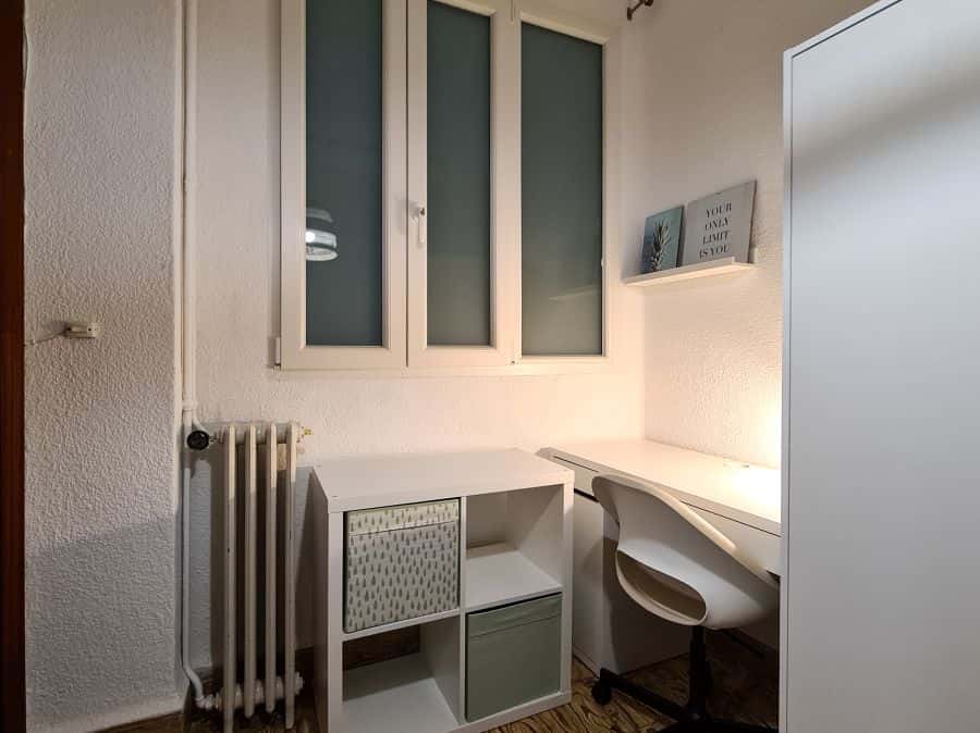 Habitación en piso de 5 habitaciones en Eixample