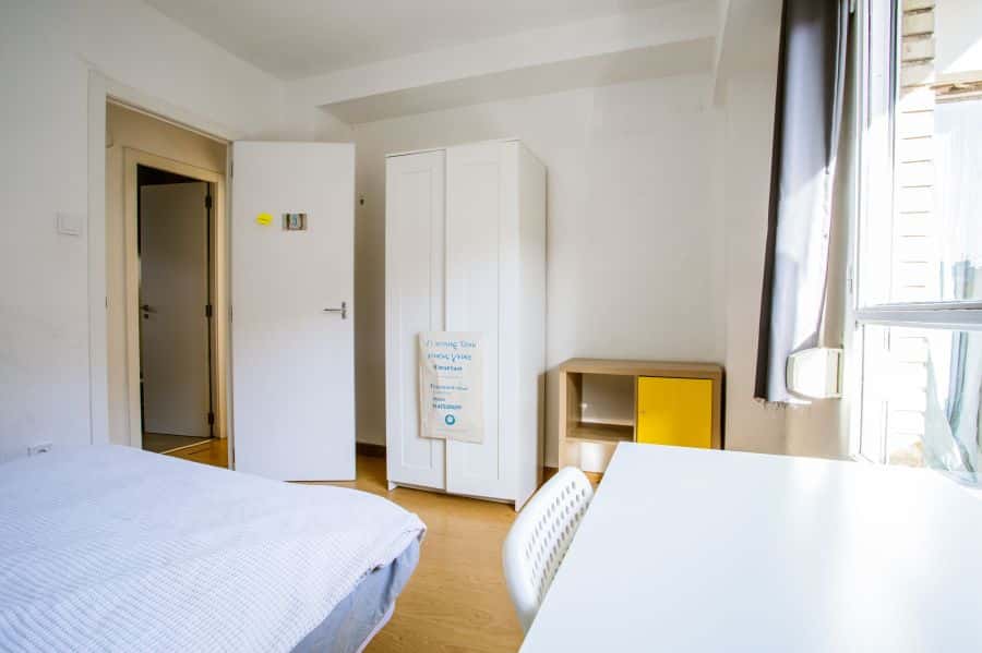 Habitación en piso de 4 habitaciones en Algirós