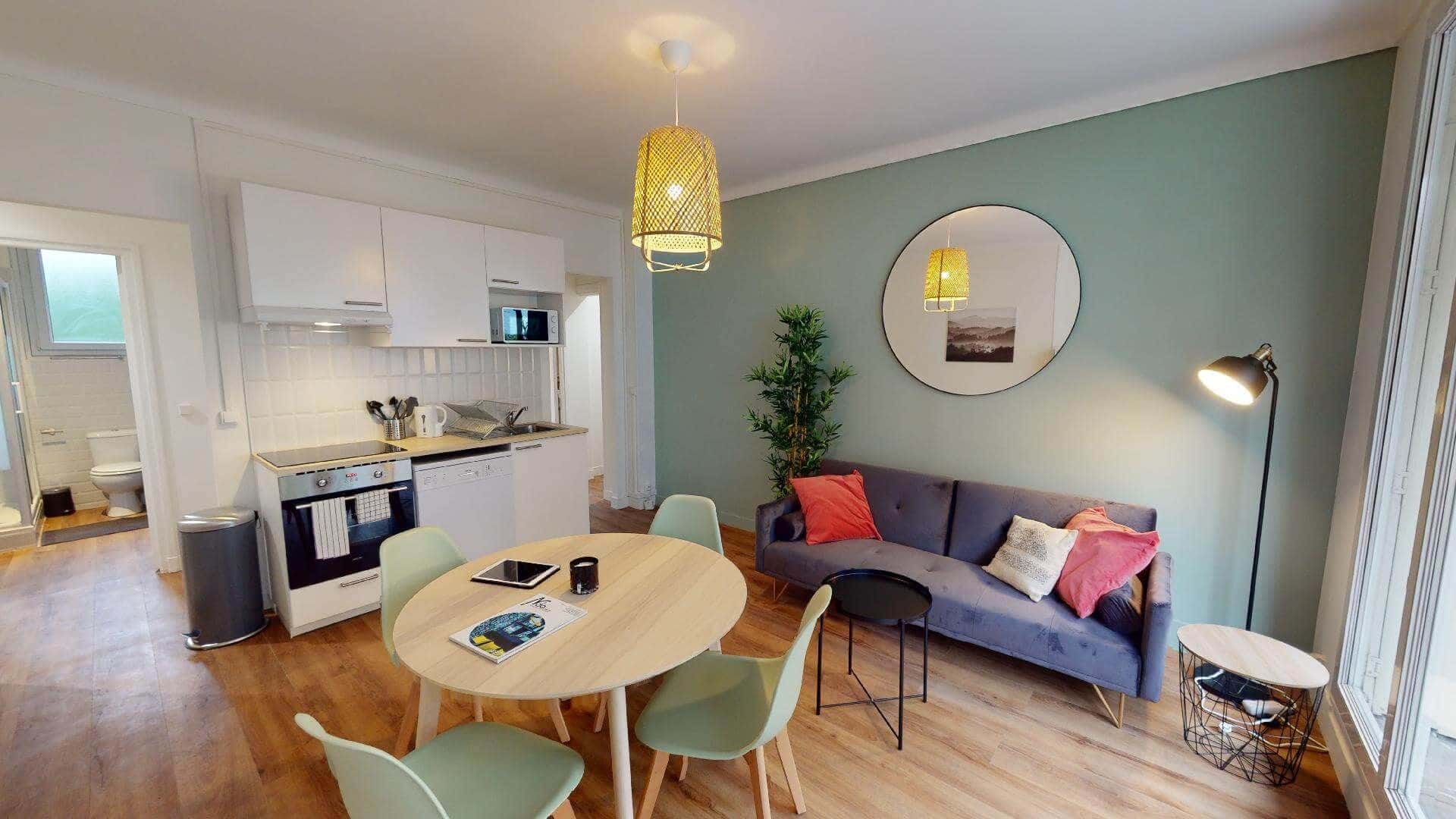 Room in 148 Rue de Saussure, 75017 Paris, France