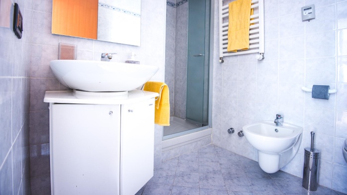 Listing photo thumbnail