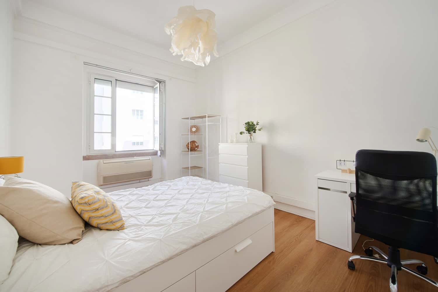 Room 8 - 38. Sidonio Pais 24 1D